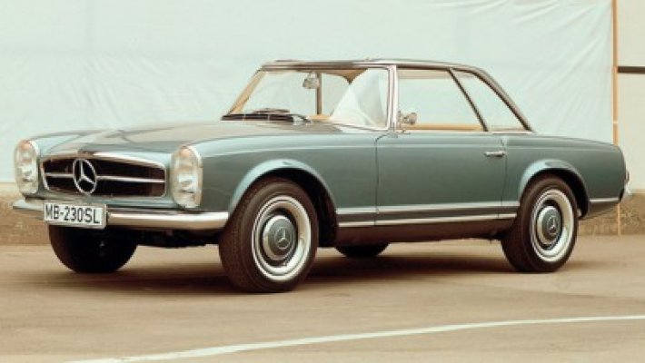 Mercedes-Benz SL Pagoda a împlinit 50 de ani